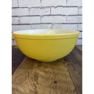 Pyrex Yellow Nesting Mixing Bowl, No Number, T.M. REG Mark Vintage Early